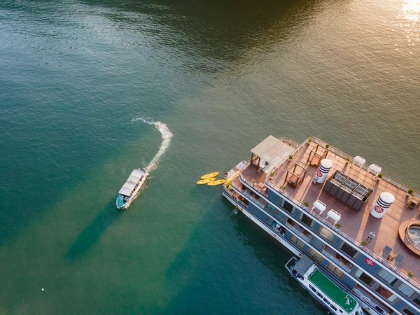 What are the best entertainment options on UK cruises?